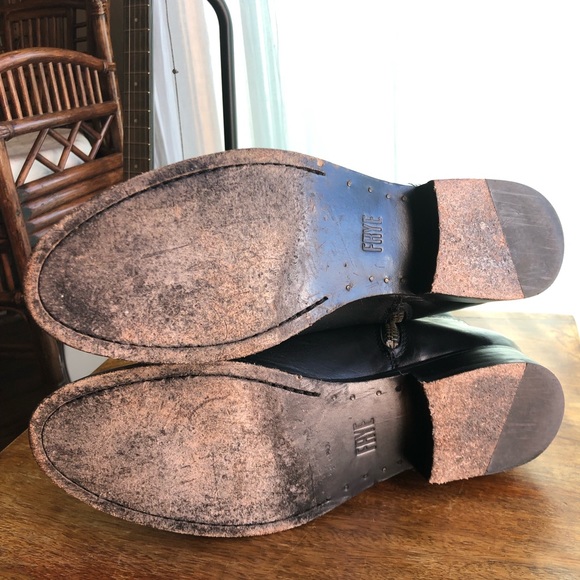 SOLD - FRYE Boots - Melissa Button Short  Size 7.5 - Picture 3 of 7